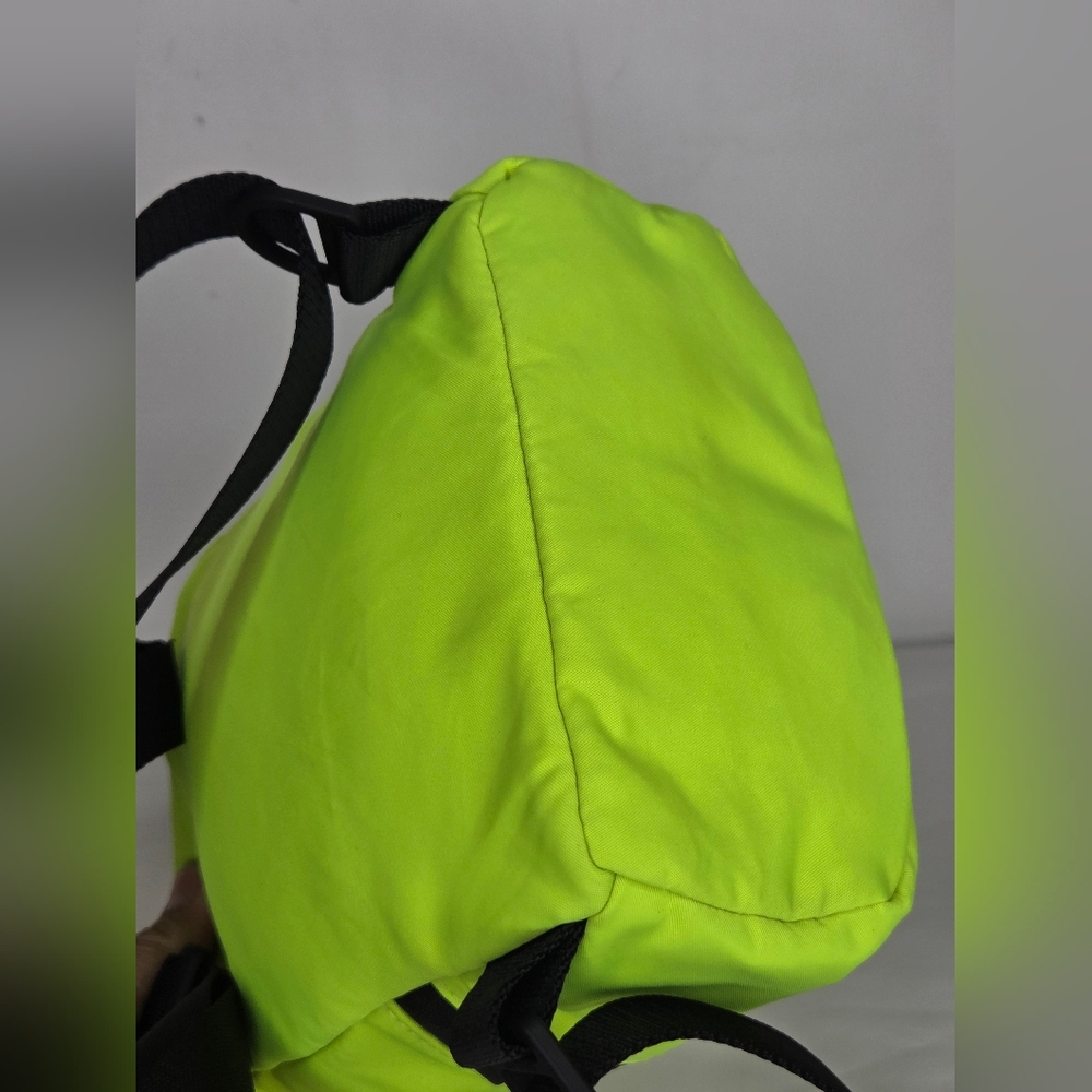 Lululemon 9"x9"inch Micro Neon Green/black Women's BackpackCity Adventurer - Picture 4 of 14